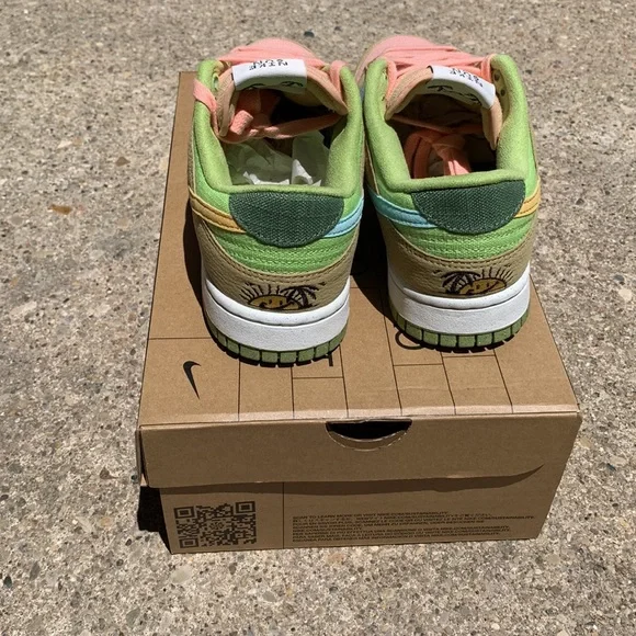 NWT Nike Dunk Sun Club Low Retro SE NN Size 7 men 8.5W - Picture 5 of 12